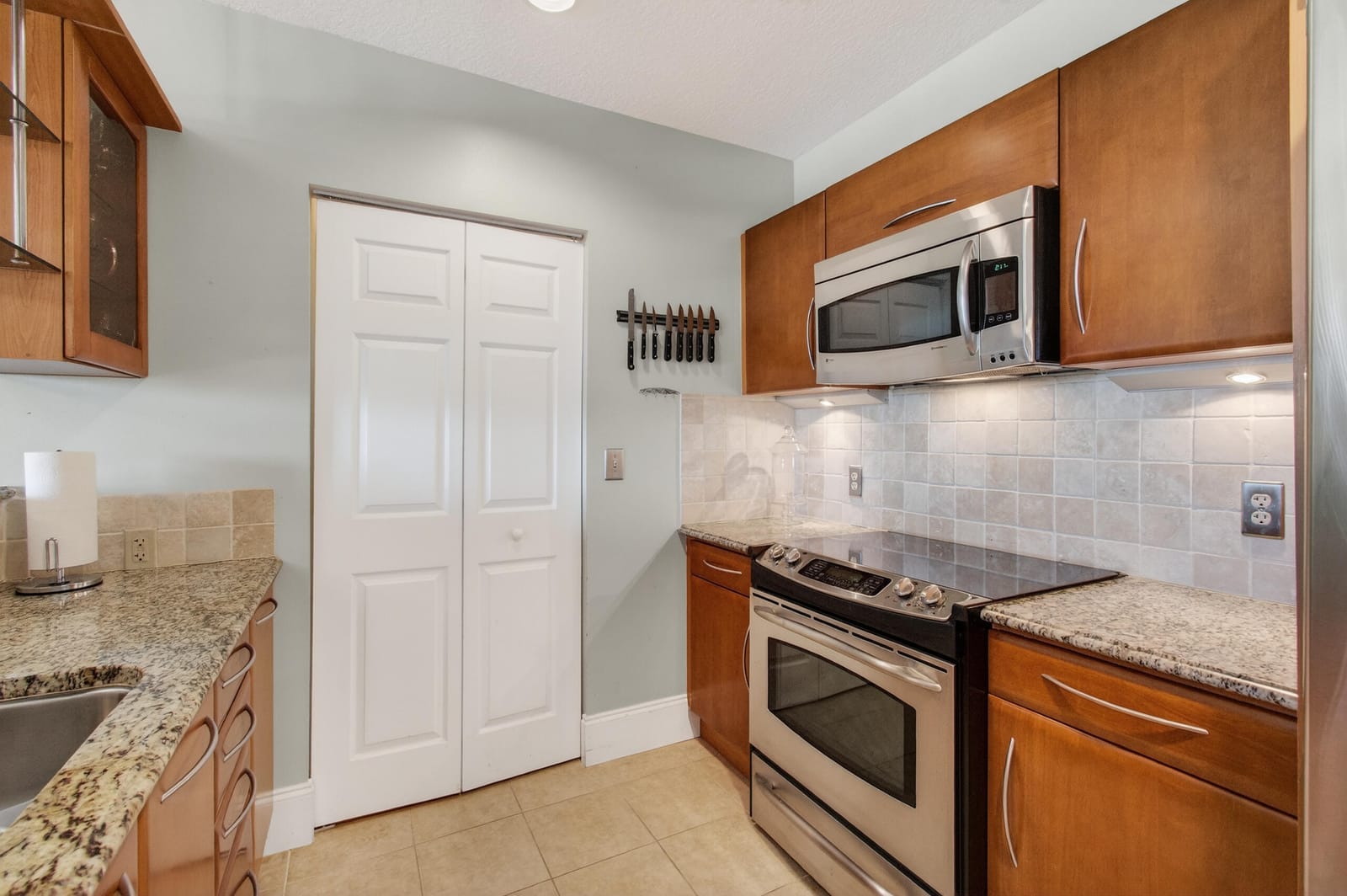 511 Lucerne Avenue 612, Lake Worth Beach, FL 33460 photo 8