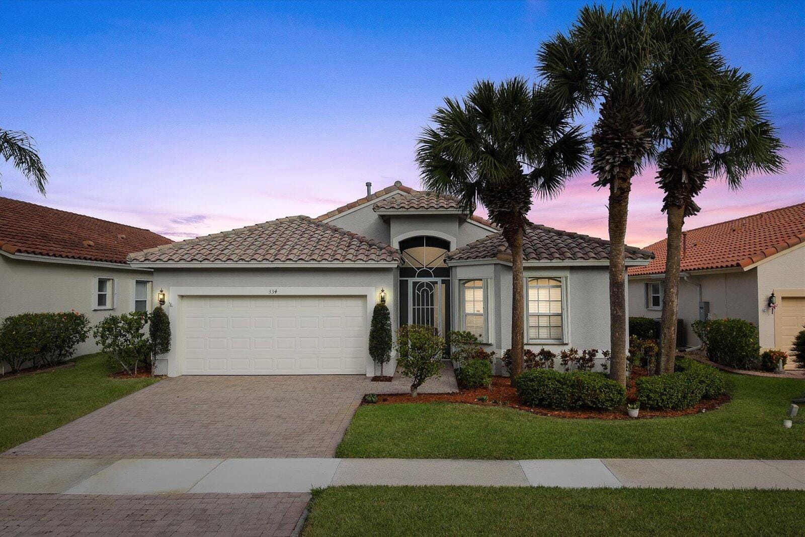 334 NW Springview Loop, Port St. Lucie, FL 34986 photo 2