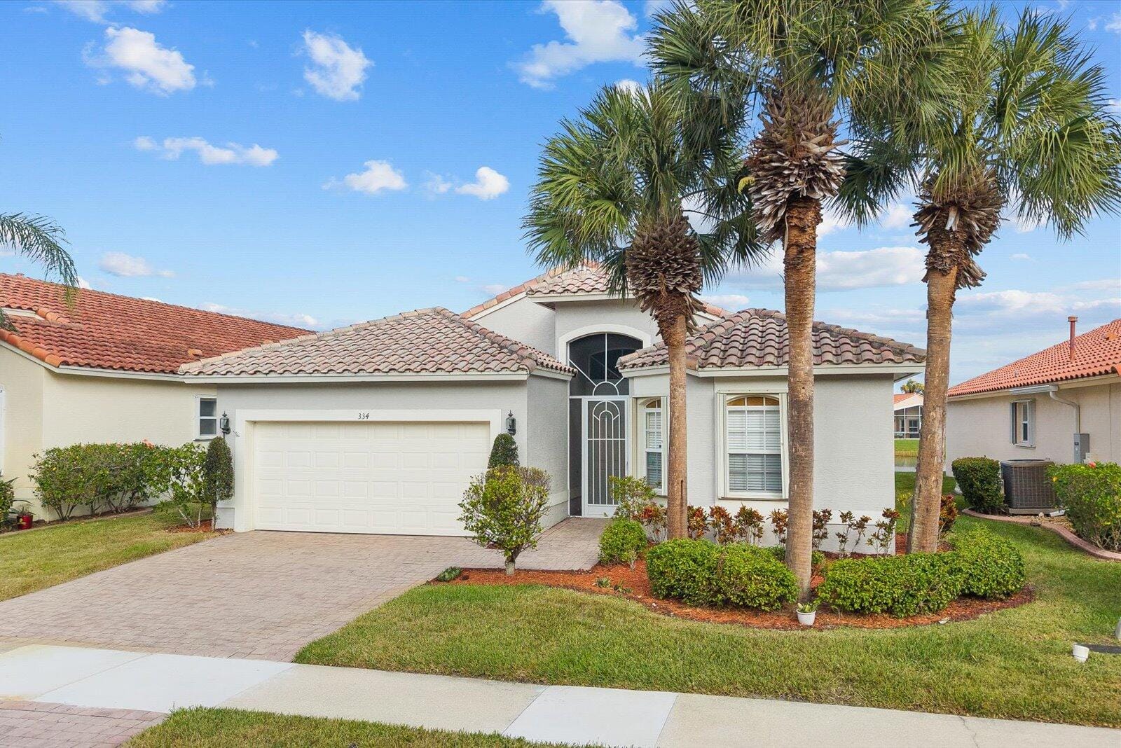 334 NW Springview Loop, Port St. Lucie, FL 34986 photo 3