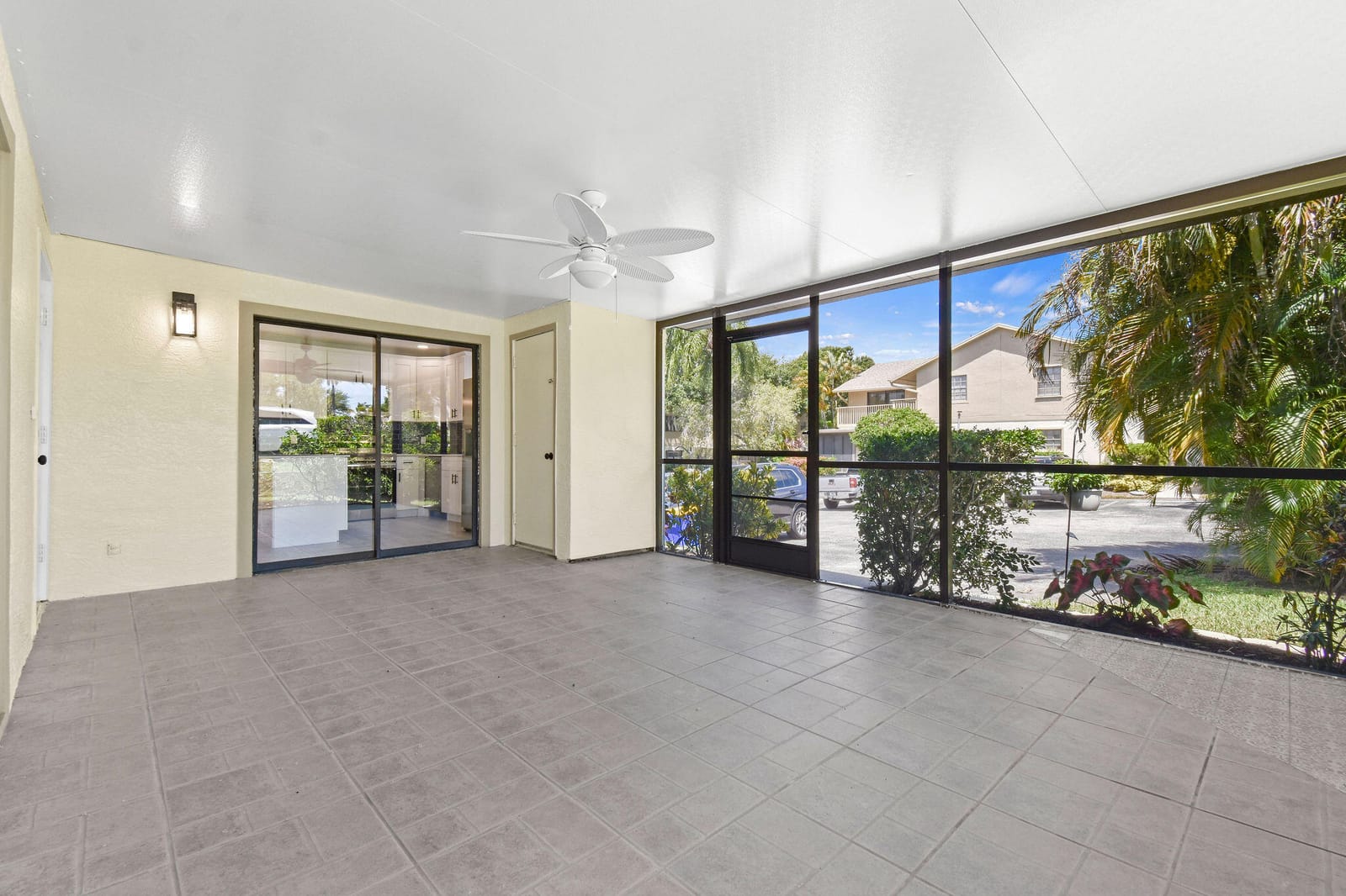 7471 SE Jamestown Terrace — photo 9