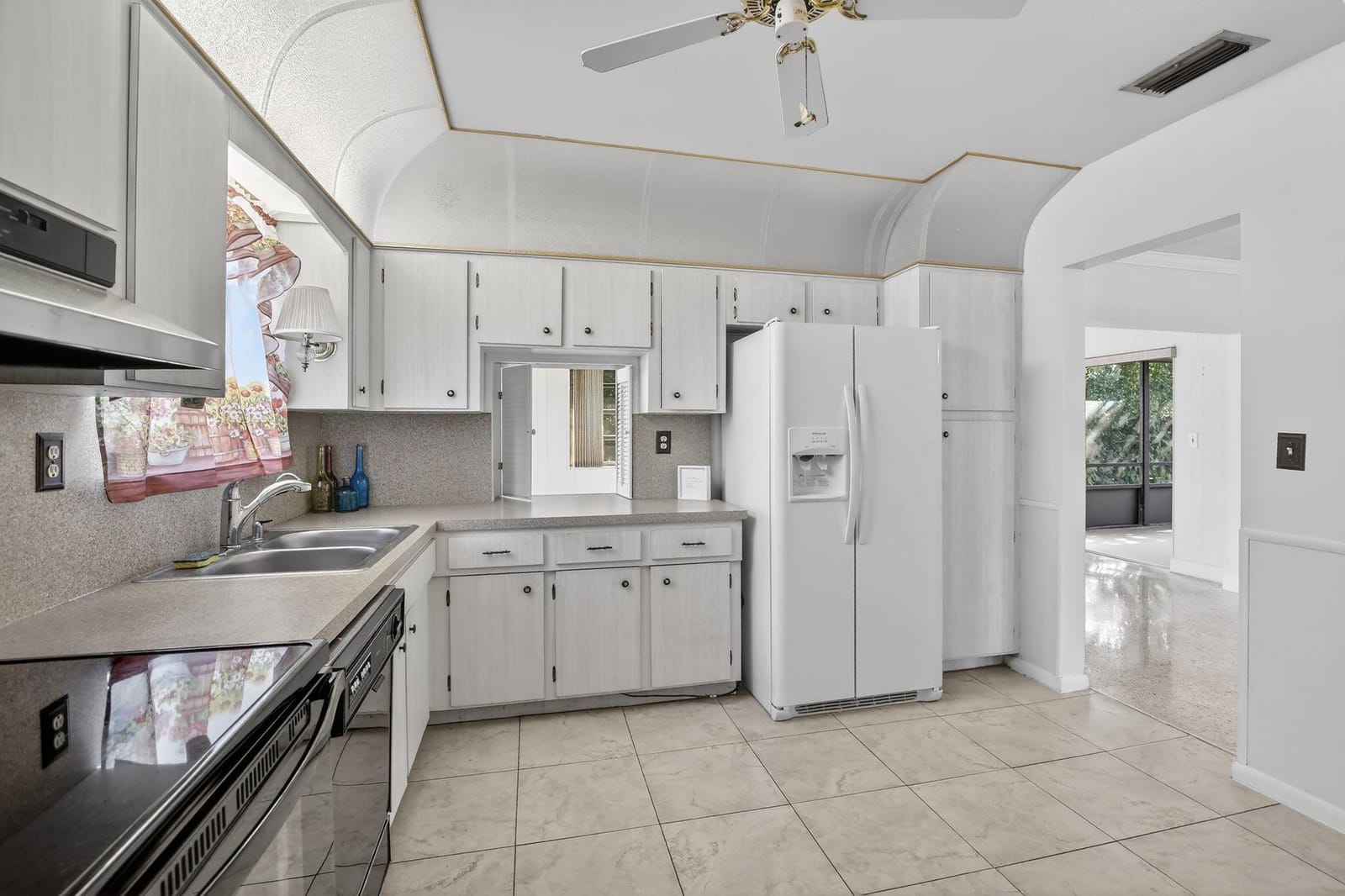 121 NW 77th Way, Pembroke Pines, FL 33024 photo 12