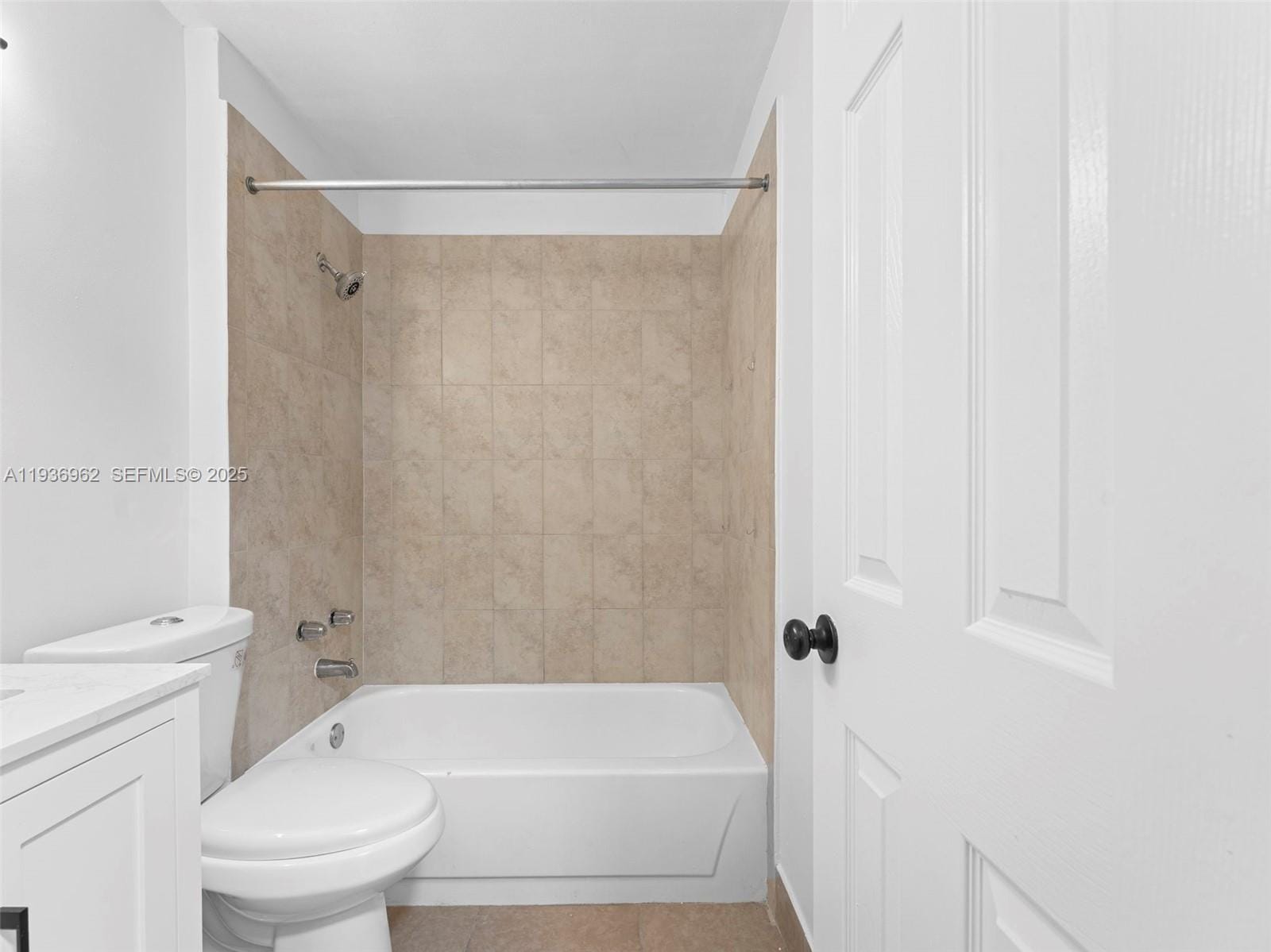 720 Cypress Lane F9 — photo 4