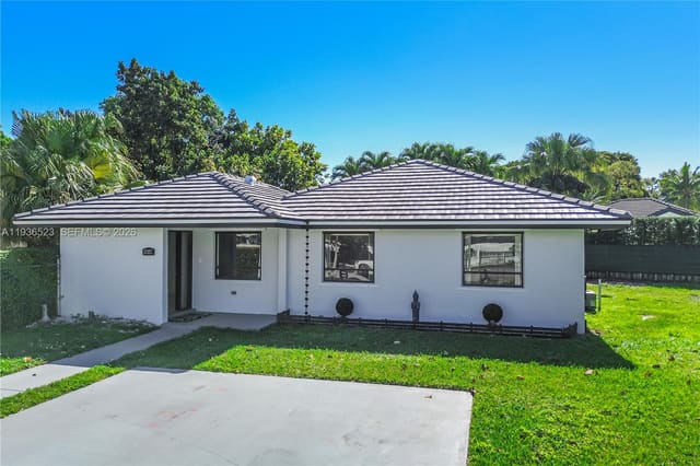 13238 NW 8th Terrace, sold in Leomar Homes, Miami, FL