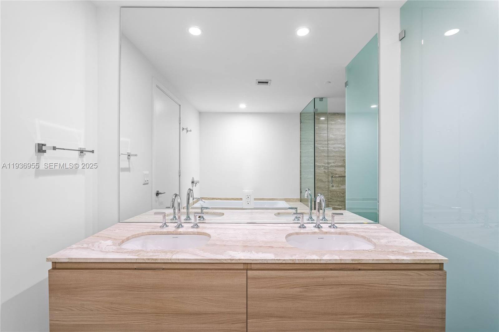 2900 NE 7th Avenue 1402, Miami, FL 33137 photo 22