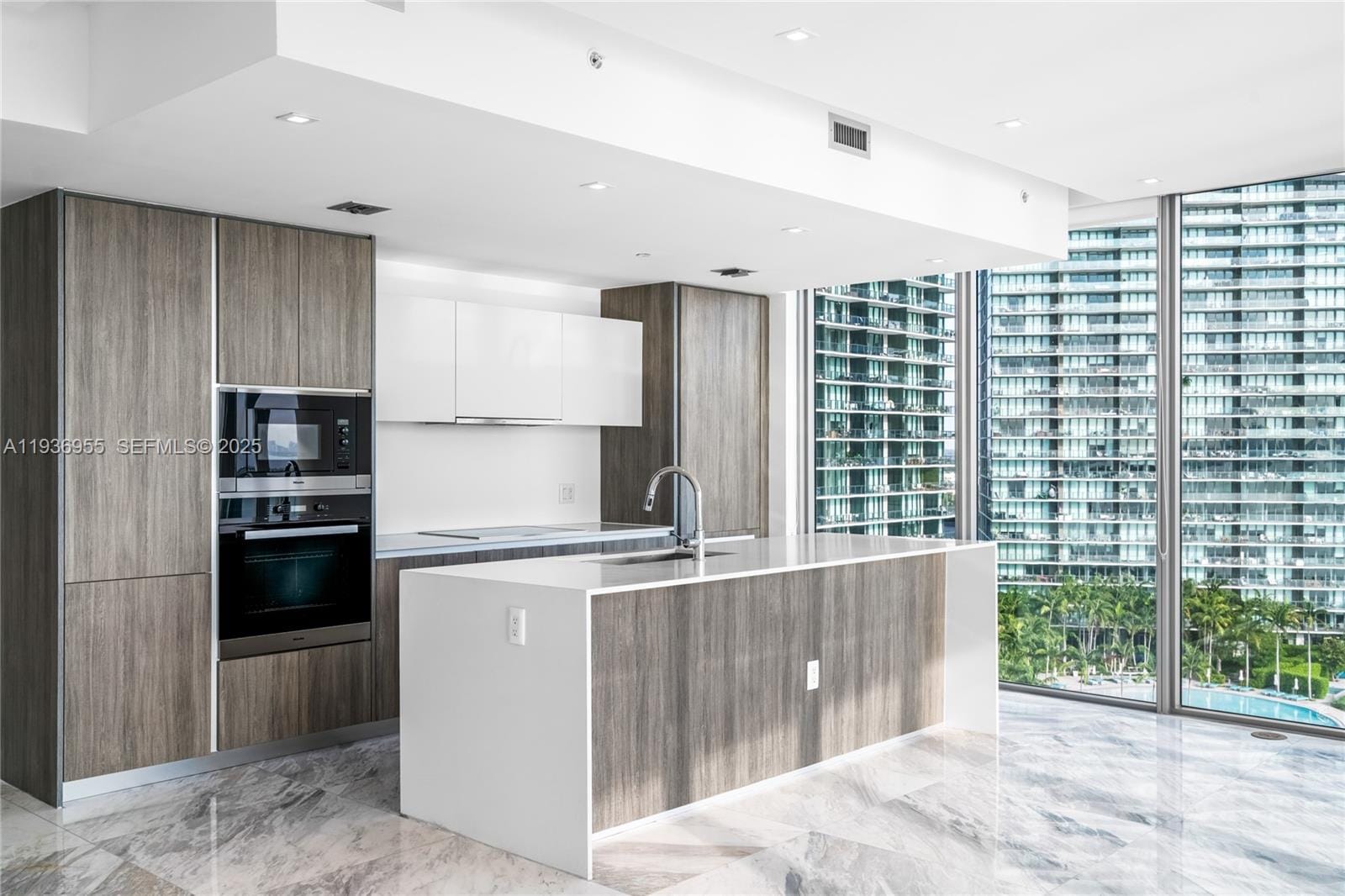 2900 NE 7th Avenue 1402, Miami, FL 33137 photo 4
