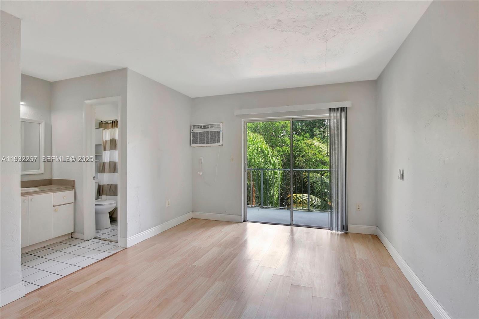 1860 Venice Park Drive 204, North Miami, FL 33181