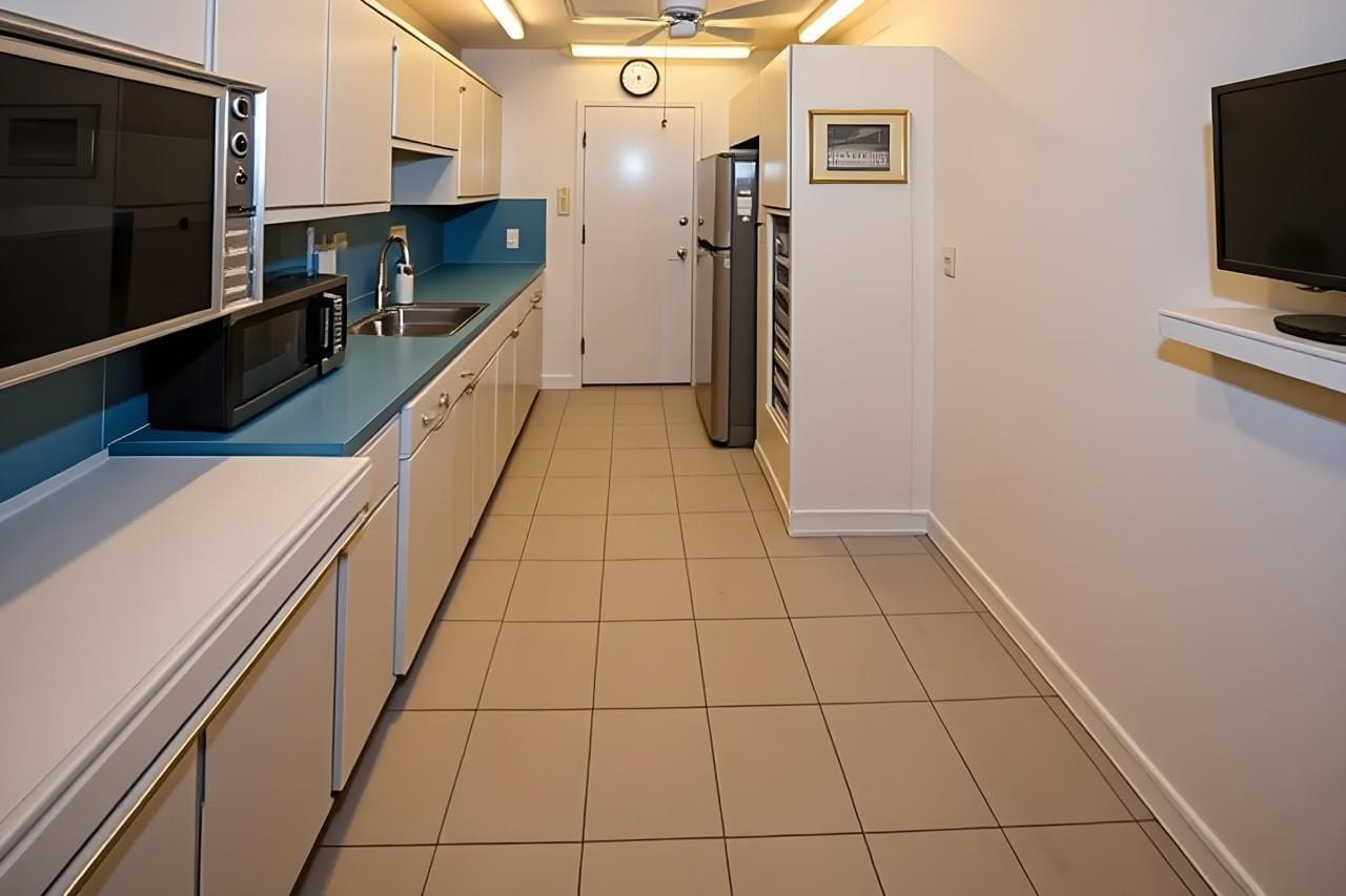 3233 NE 32nd Avenue 801 — photo 11