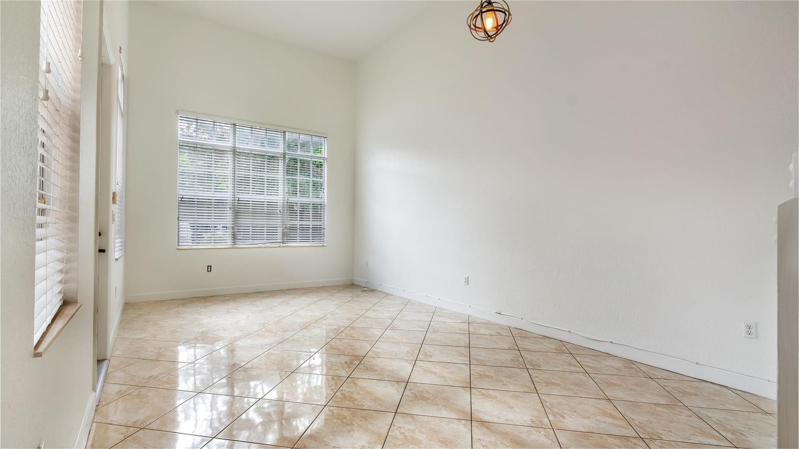 1061 SW 147th Terrace — photo 8