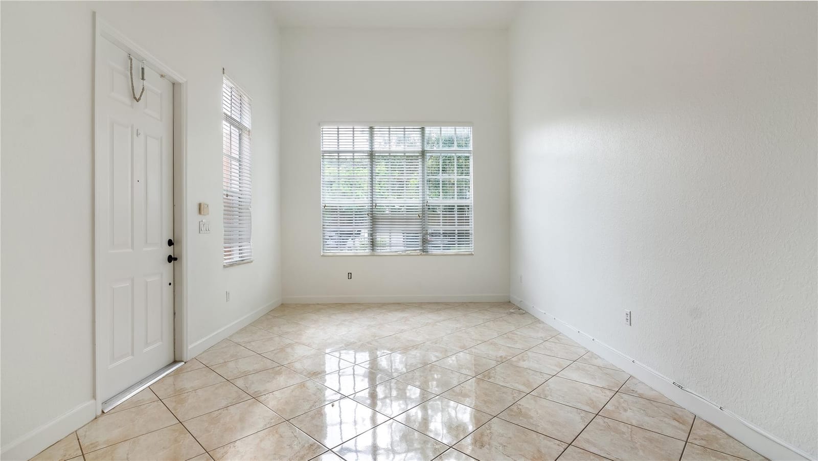 1061 SW 147th Terrace — photo 9