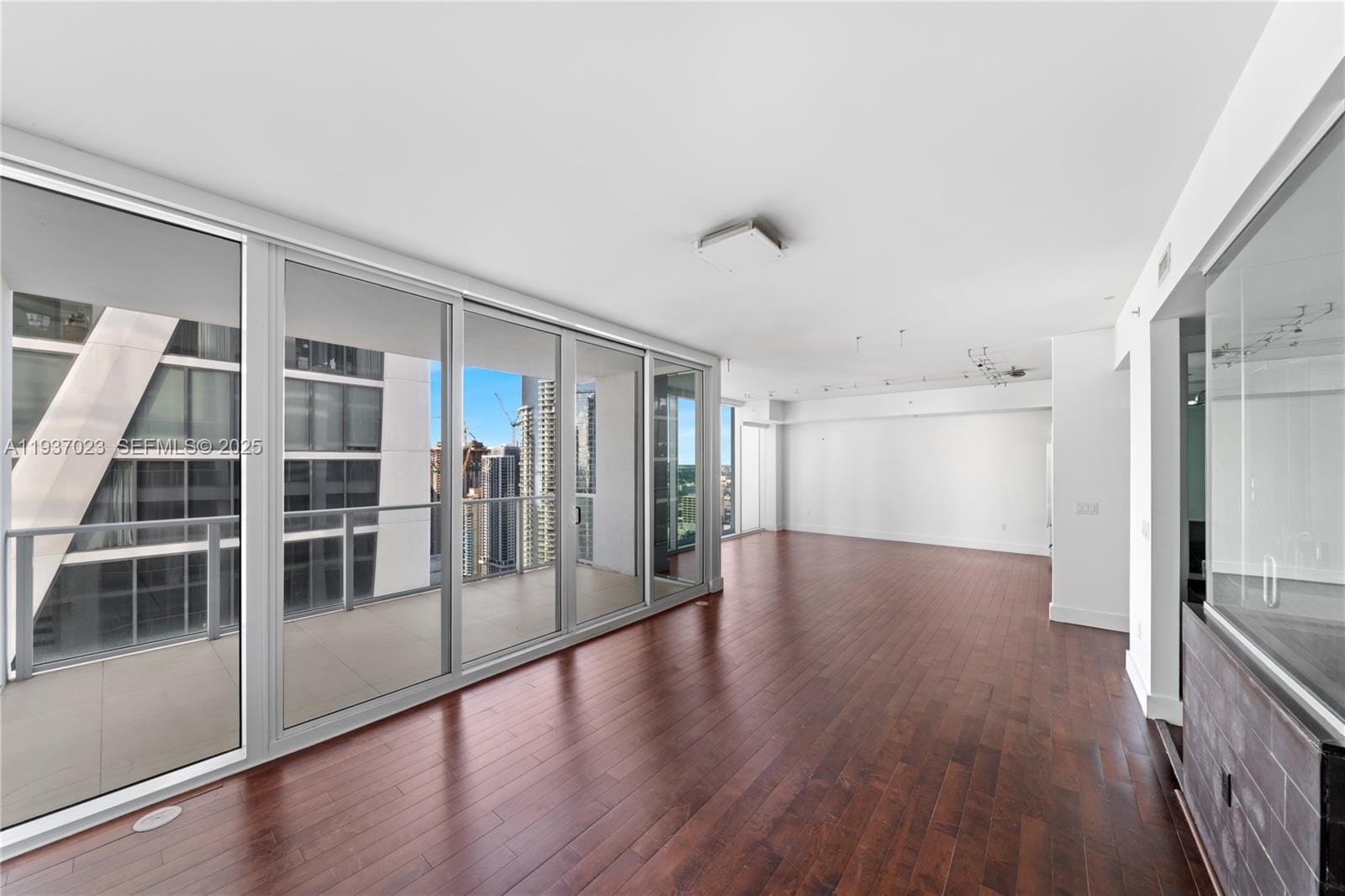 1040 Biscayne Boulevard 4108 — photo 7
