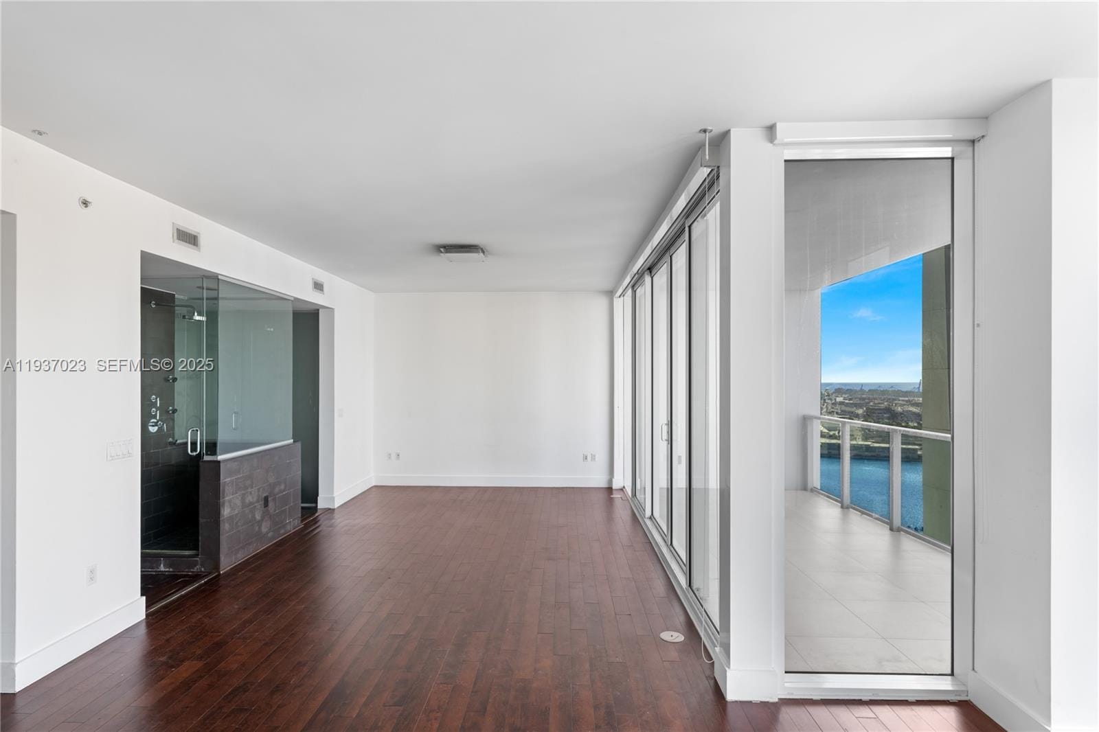 1040 Biscayne Boulevard 4108 — photo 9