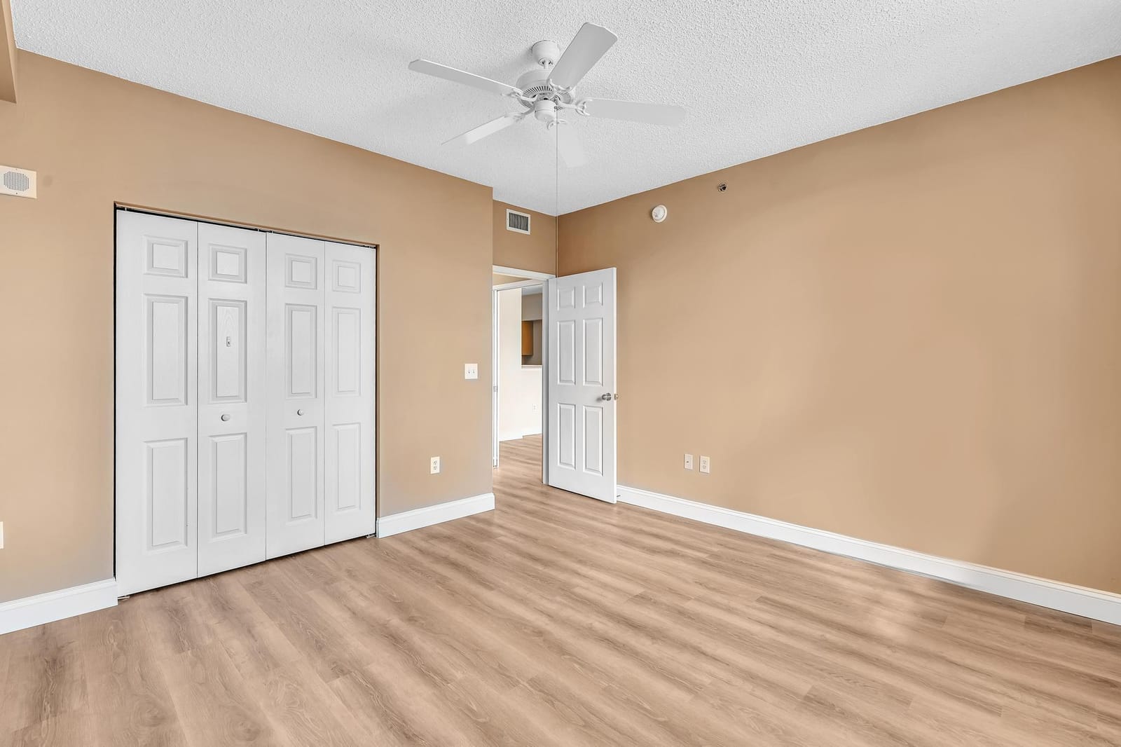 616 Clearwater Park Road 508, West Palm Beach, FL 33401 photo 18