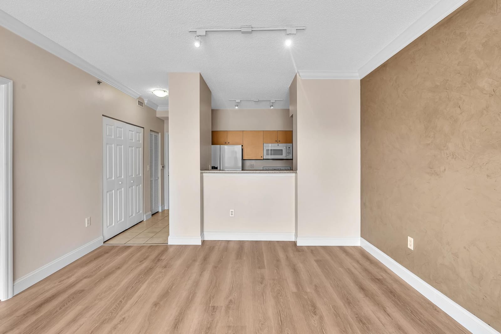 616 Clearwater Park Road 508 — photo 8