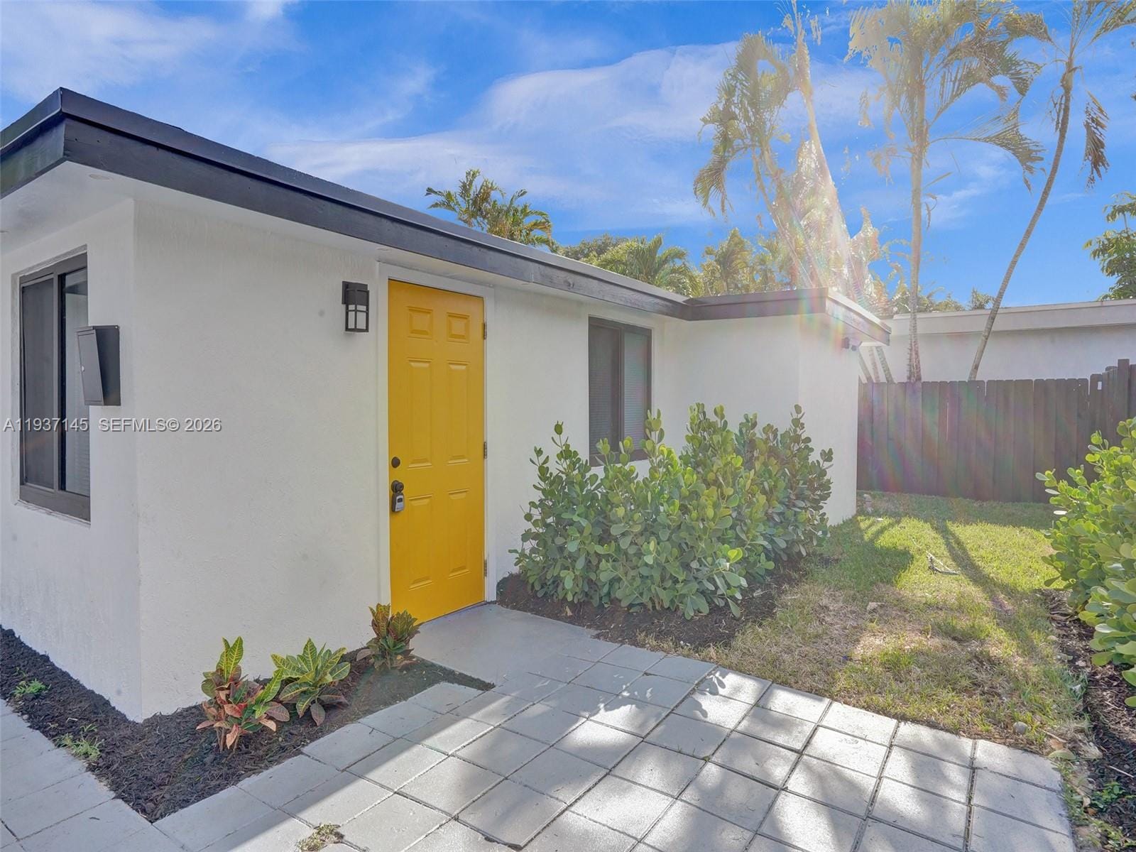 3661 NE 8th Avenue — photo 3