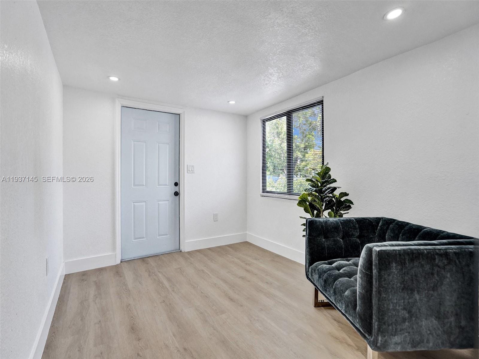3661 NE 8th Avenue — photo 5
