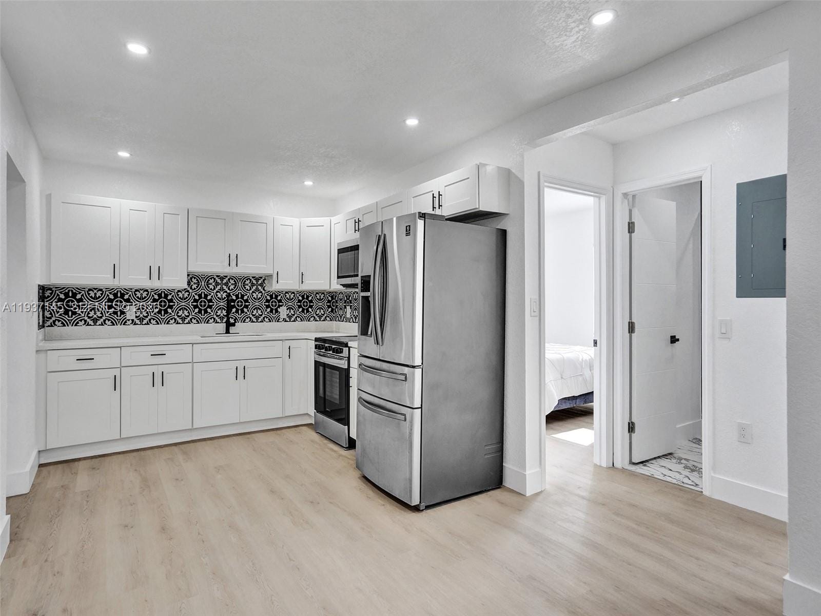 3661 NE 8th Avenue — photo 9