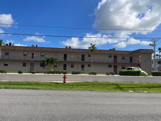 200 Bonnie Boulevard 138, Palm Springs, FL 33461