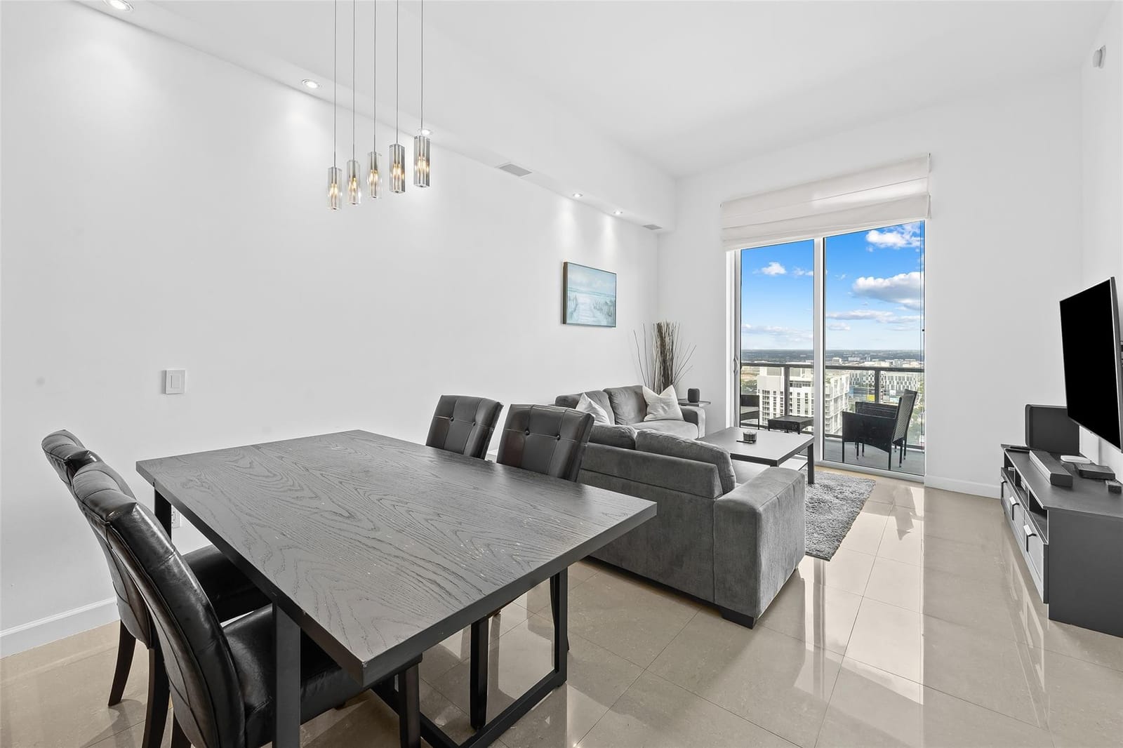 185 SW 7th Street 4403, Miami, FL 33130 photo 3