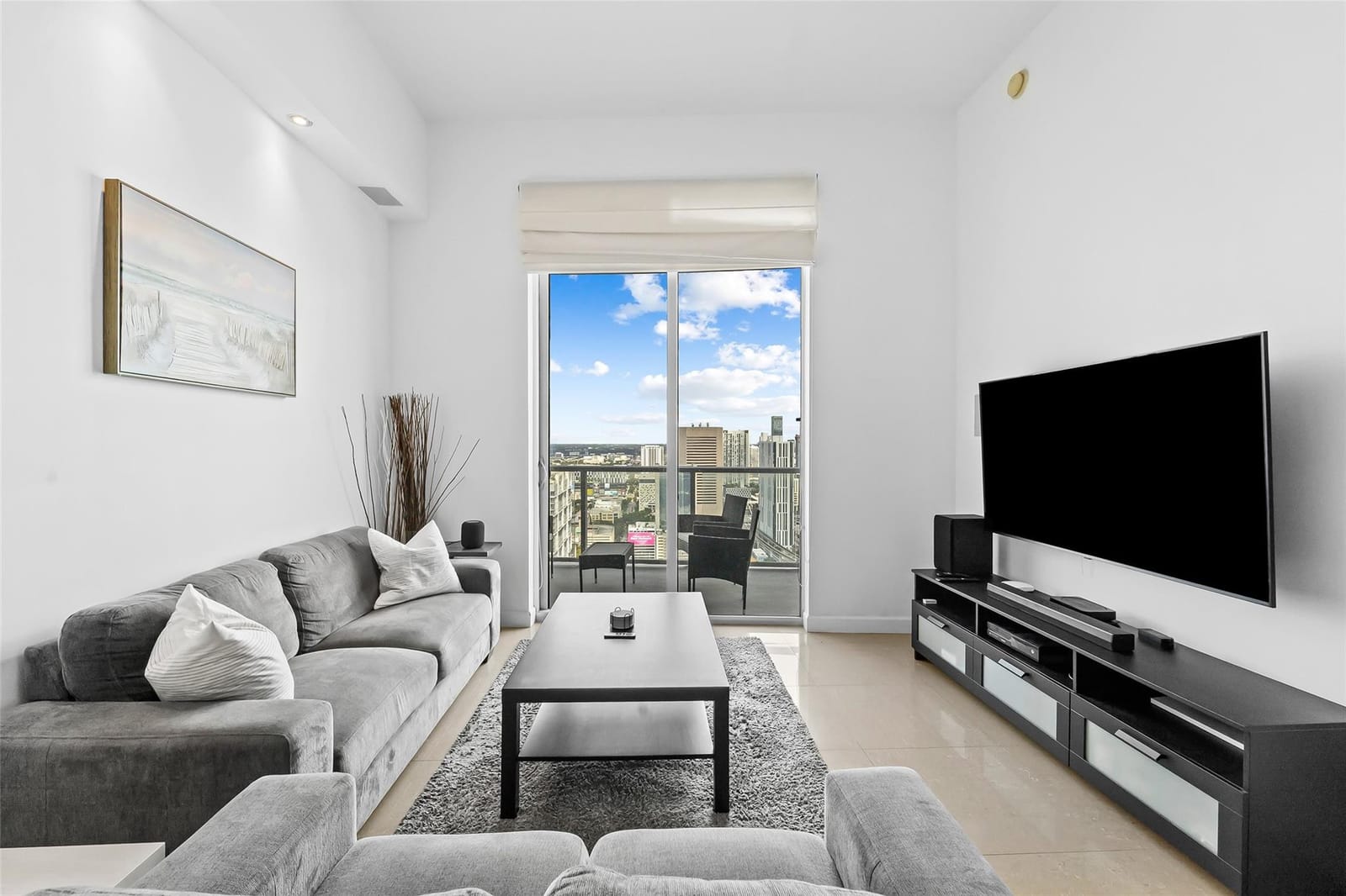 185 SW 7th Street 4403, Miami, FL 33130 photo 4