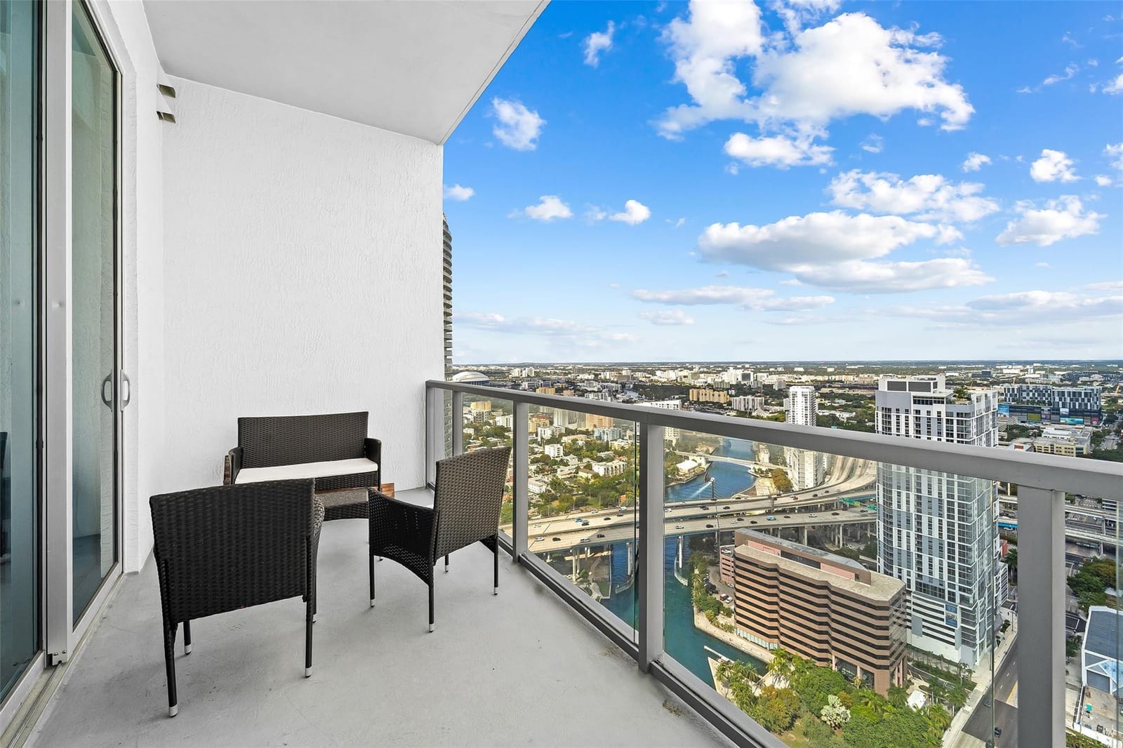 185 SW 7th Street 4403, Miami, FL 33130 photo 7