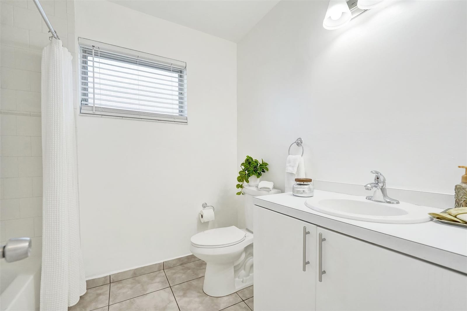 8211 NW 10th Street, Pembroke Pines, FL 33024 photo 22