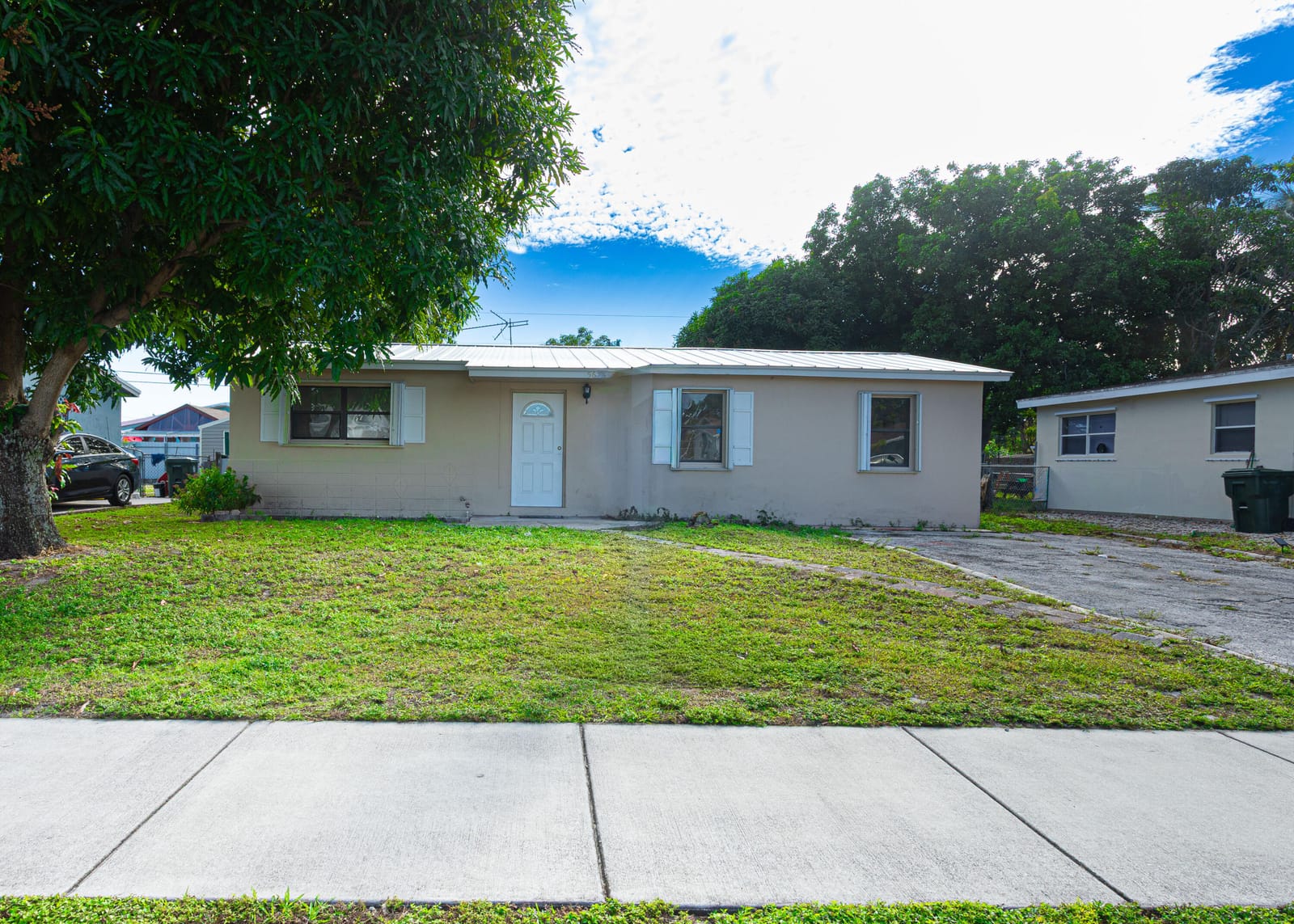 5624 S 37th Court, Greenacres, FL 33463