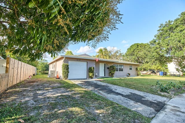 6597 Salem Street, North Lauderdale, FL 33068