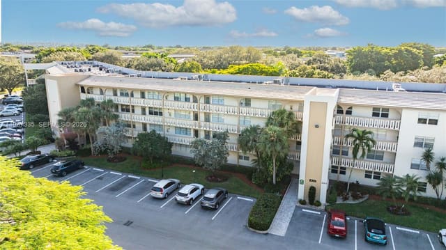 2301 Lucaya Lane M1, sold in Lucaya Village 1-B Condo, Coconut Creek, FL