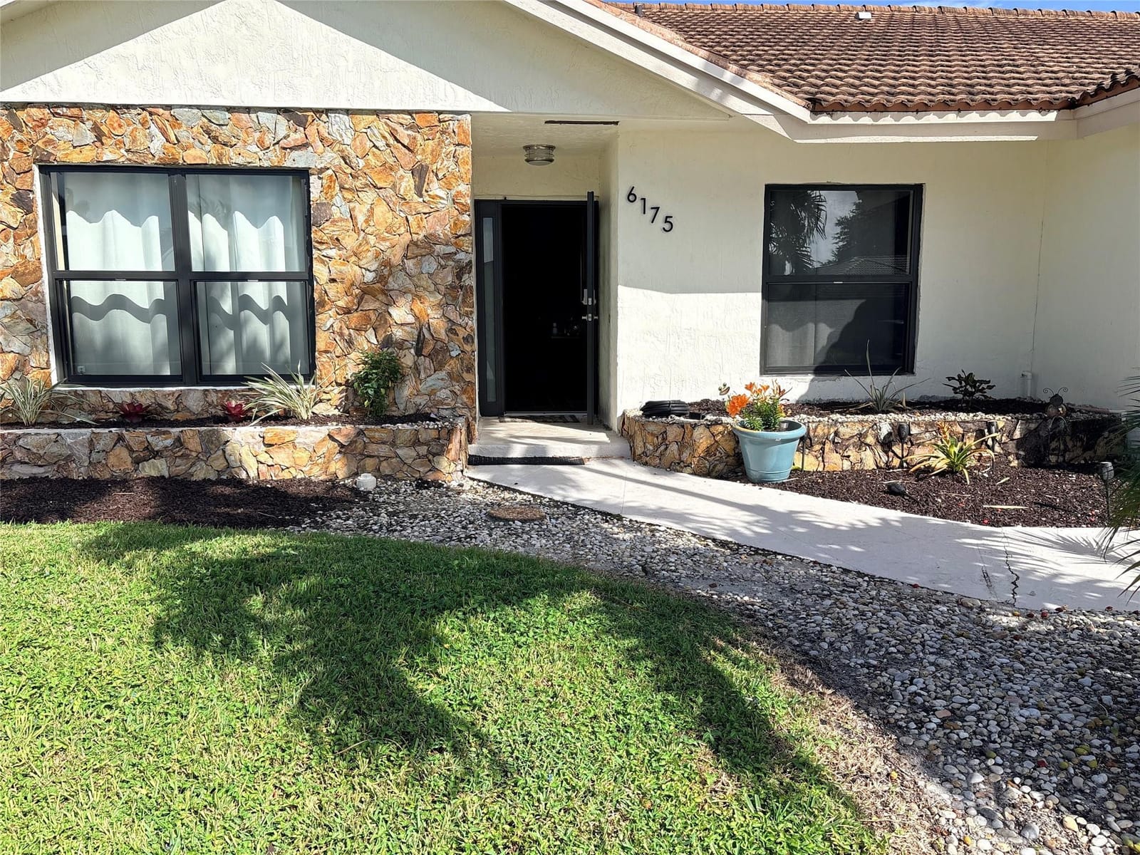 6175 Amberwoods Drive — photo 3
