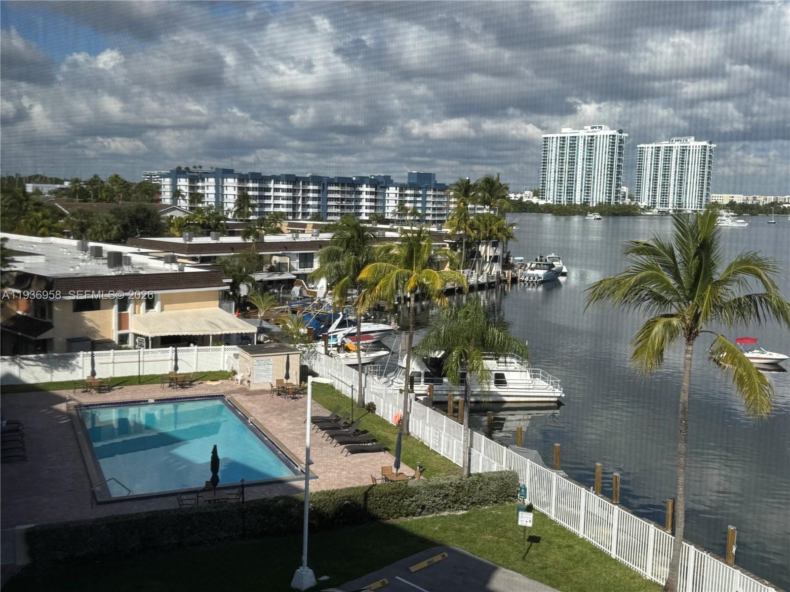 2821 N Miami Beach Boulevard 5P, North Miami Beach, FL 33160 photo 3
