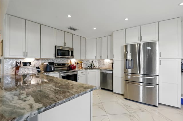 4491 Willow Pond Road Apt B, sold in Lakeside Green Pl 8, West Palm Beach, FL