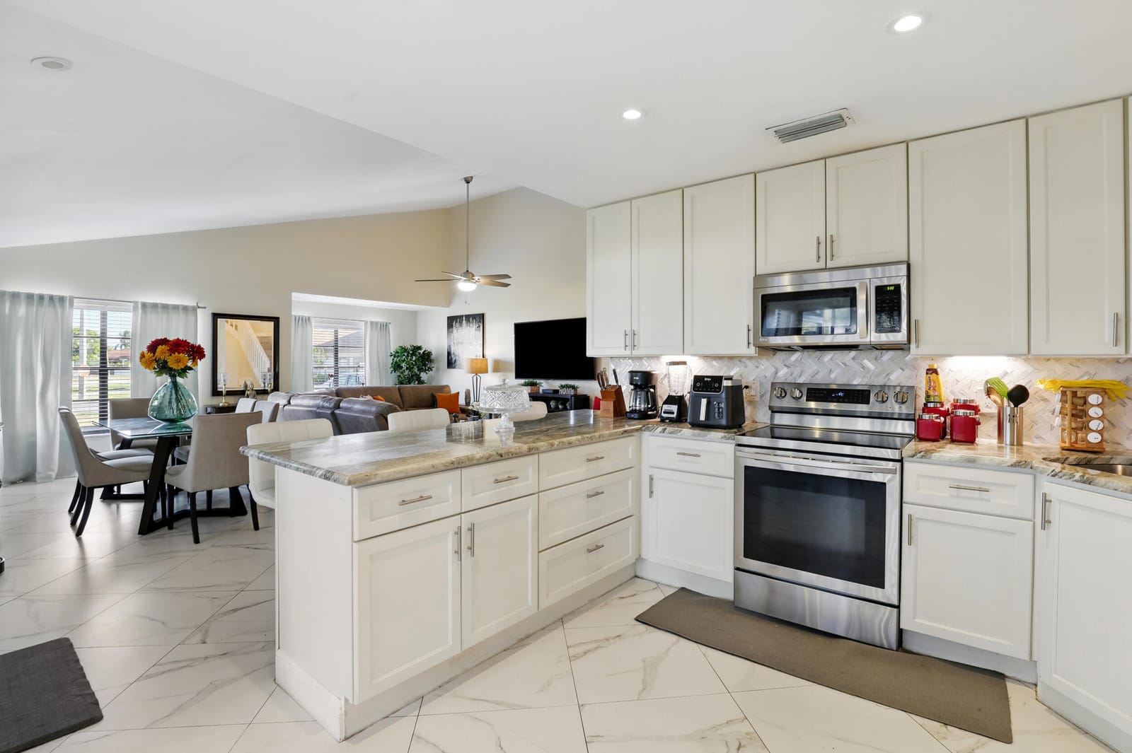 4491 Willow Pond Road Apt B, West Palm Beach, FL 33417 photo 8