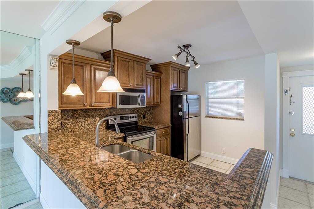 2800 Fiore Way 2060 — photo 2