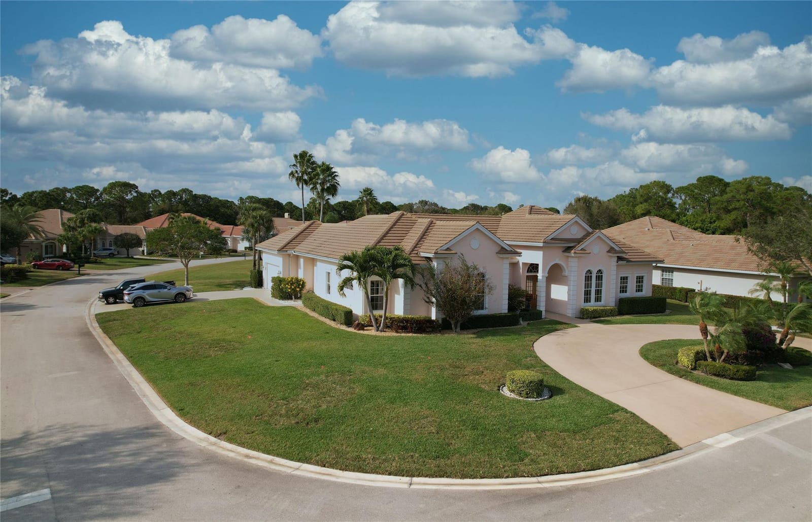 8075 Kiawah Trace — photo 4