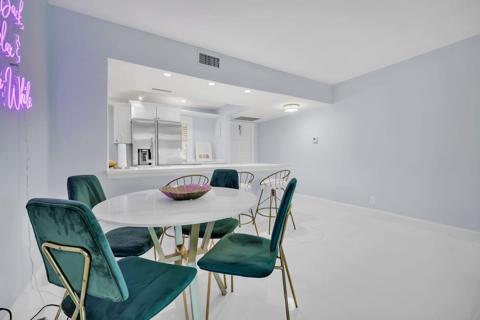 2800 N Palm Aire Drive 108 — photo 3