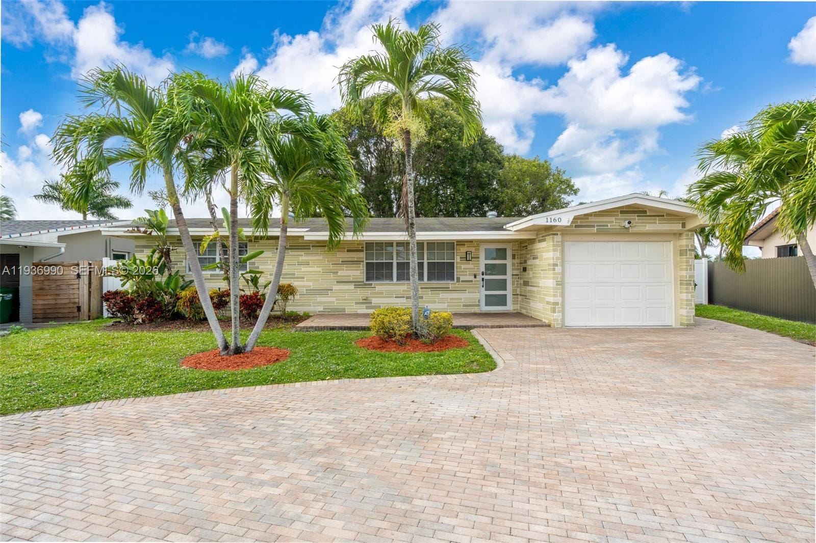 1160 NW 86th Terrace, Pembroke Pines, FL 33024 photo 2
