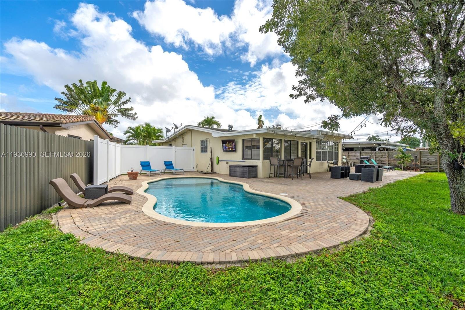 1160 NW 86th Terrace, Pembroke Pines, FL 33024 photo 18
