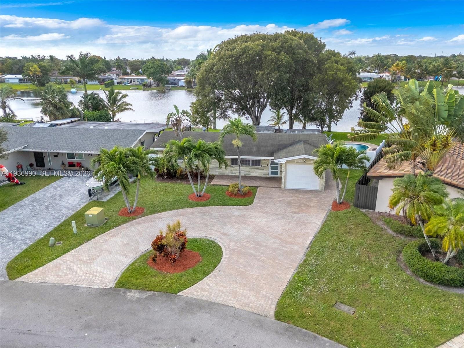 1160 NW 86th Terrace, Pembroke Pines, FL 33024 photo 3