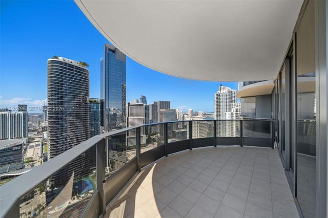1000 Brickell Plaza 4212, Miami, FL 33131