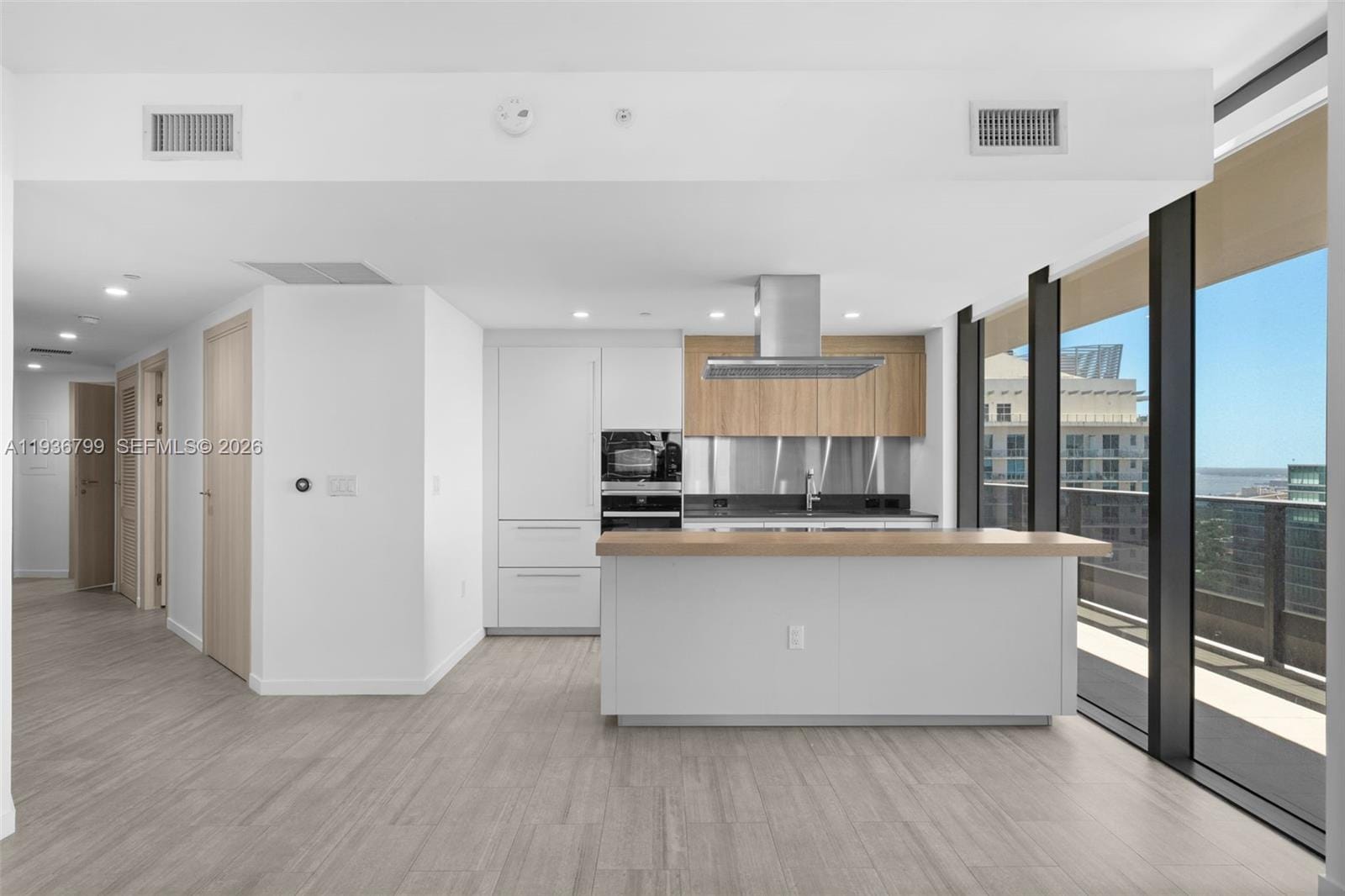 1000 Brickell Plaza 4212, Miami, FL 33131 photo 3