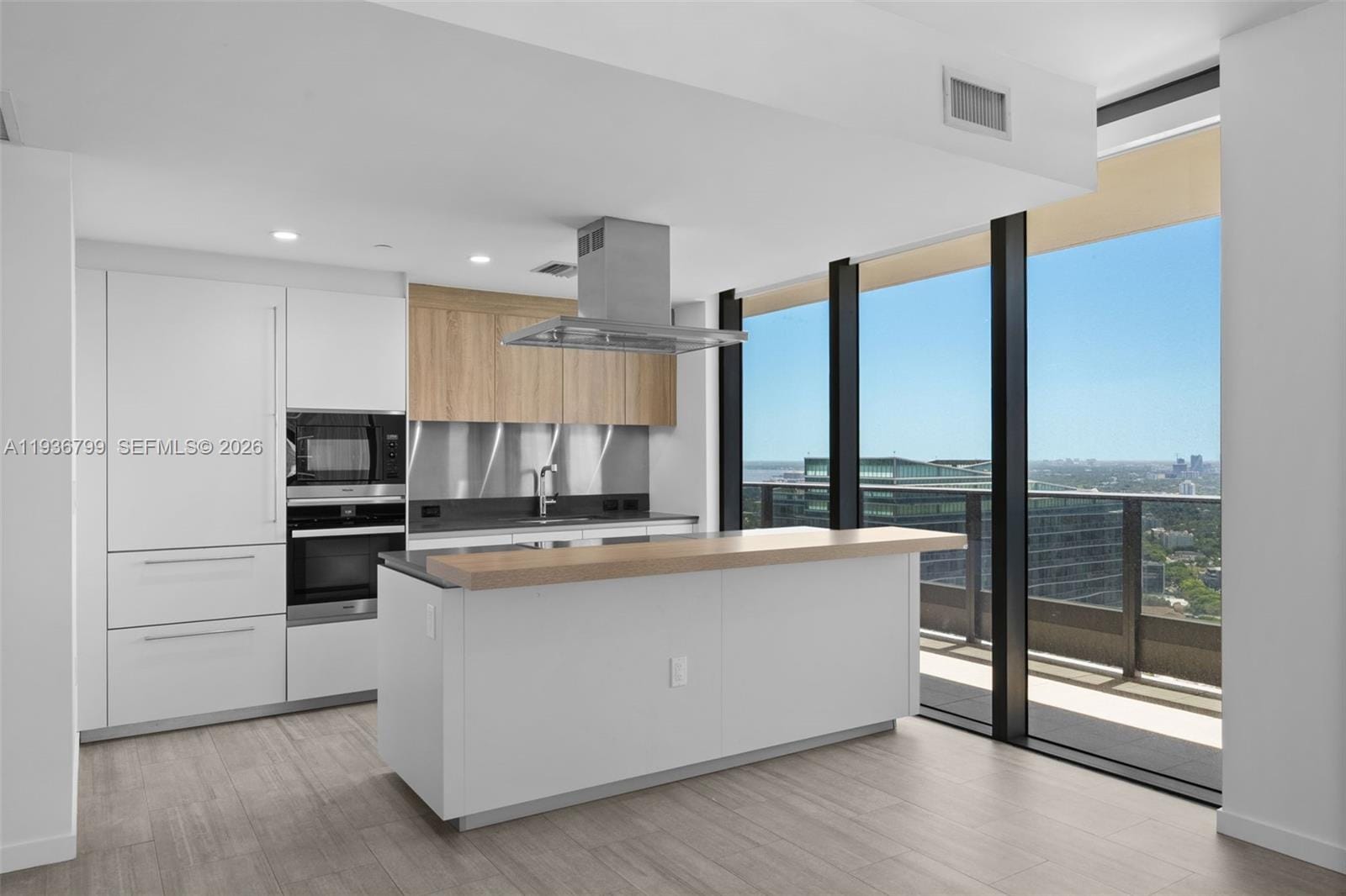 1000 Brickell Plaza 4212, Miami, FL 33131 photo 4