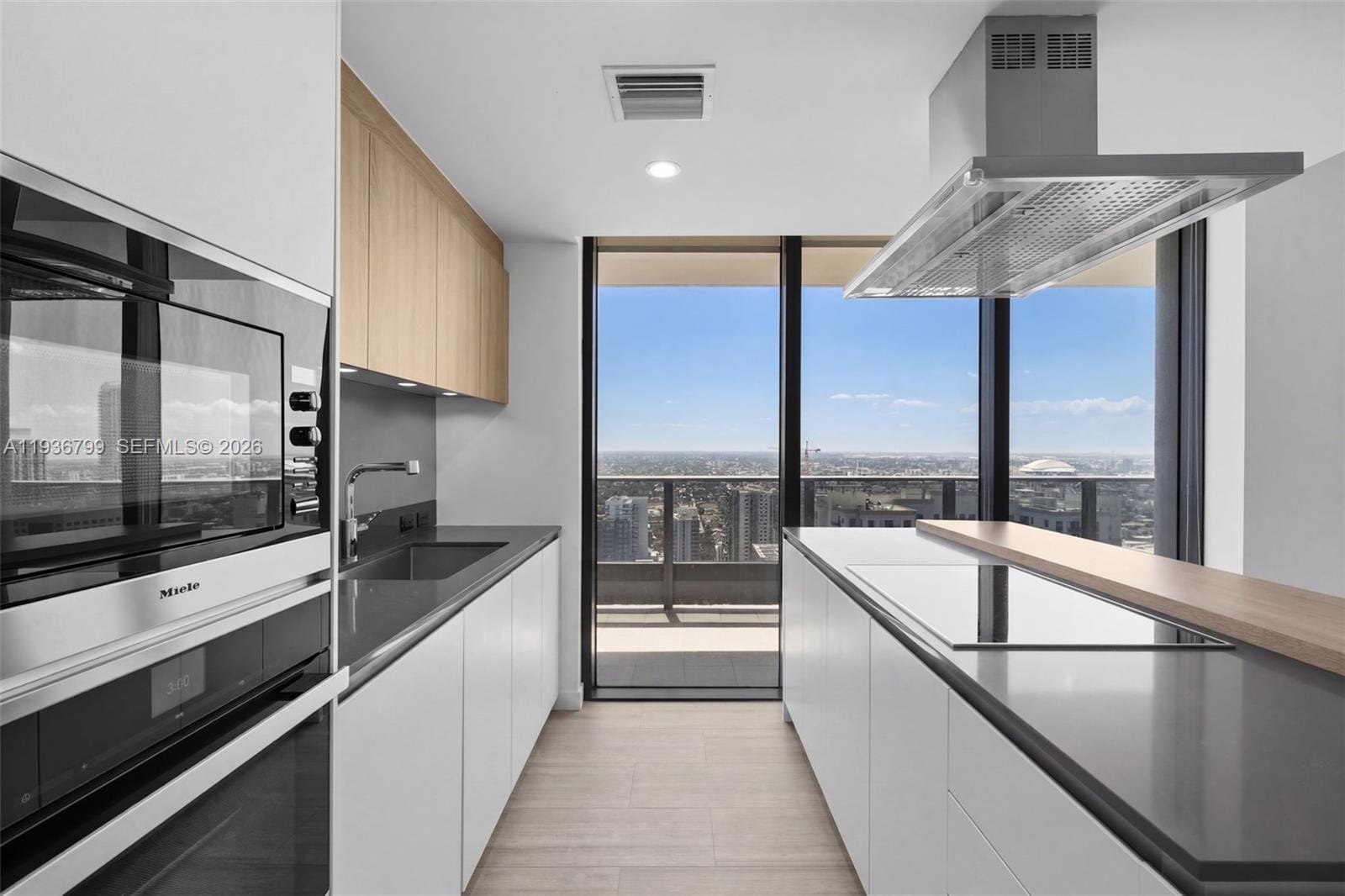 1000 Brickell Plaza 4212, Miami, FL 33131 photo 5