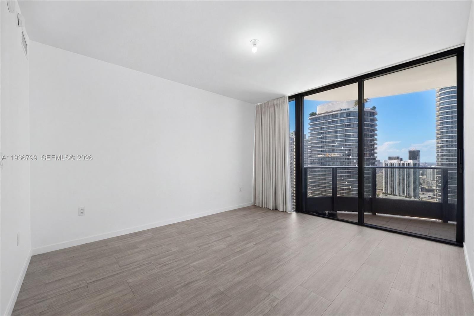 1000 Brickell Plaza 4212, Miami, FL 33131 photo 8