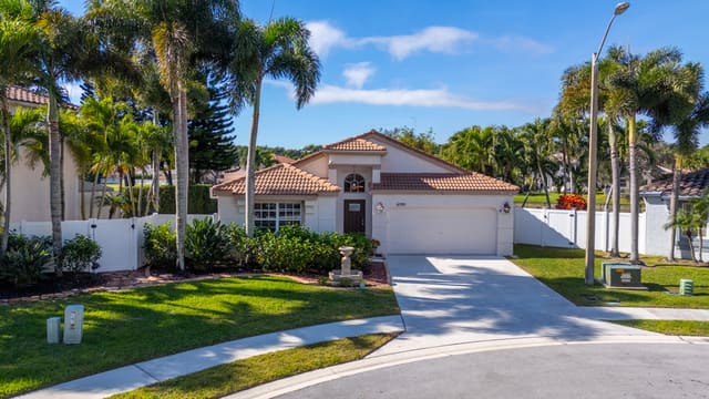 6595 Waverly Lane, Lake Worth, FL 33467