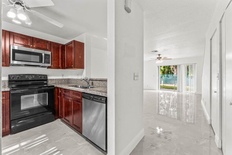 9790 Kamena Circle 9790 — photo 4
