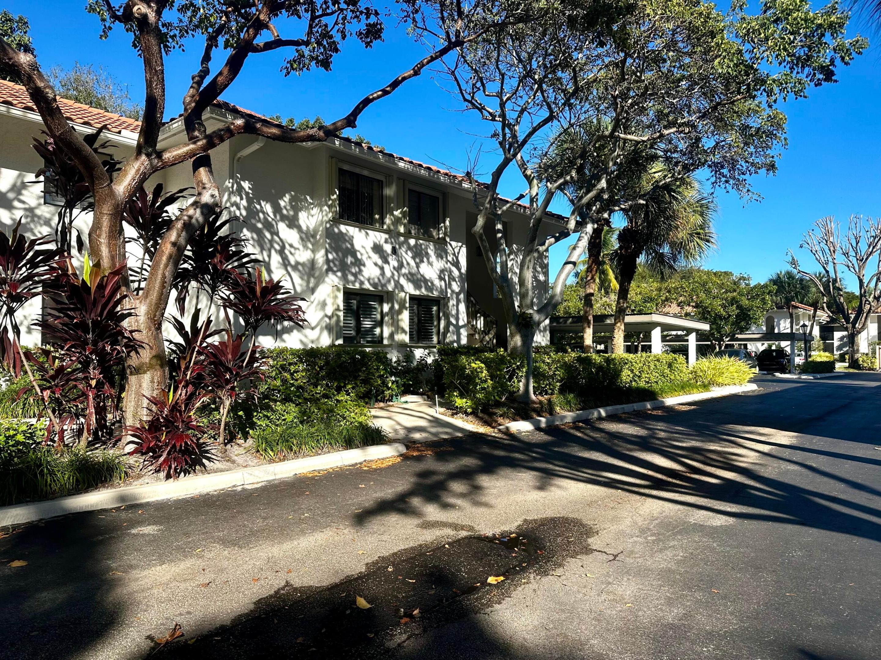 25 Pelican Pointe Drive 201, Delray Beach, FL 33483, Delray Beach