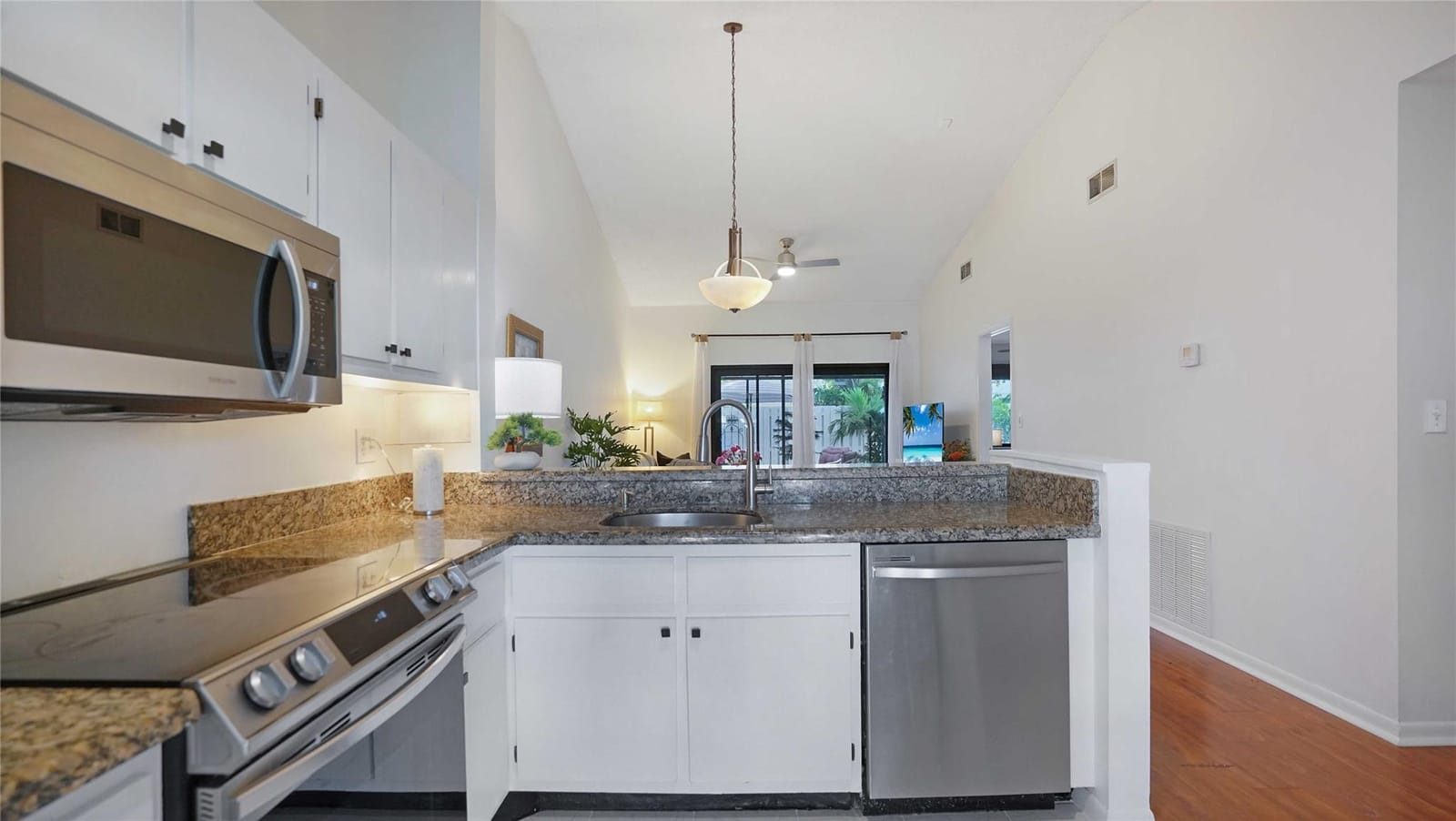 2780 S Oakland Forest Drive 1603 — photo 4