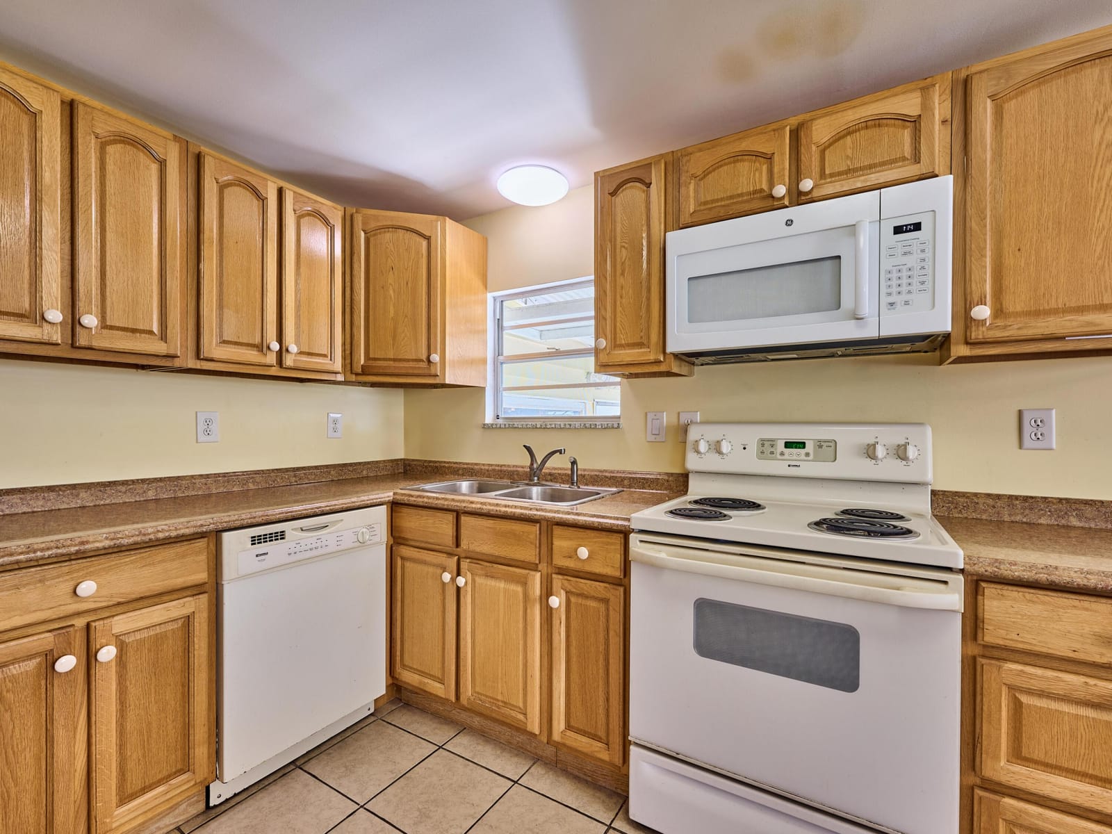 8217 SE Swan Avenue, Hobe Sound, FL 33455 photo 19