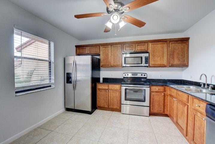 2006 Lakeview Drive W, Royal Palm Beach, FL 33411 photo 2