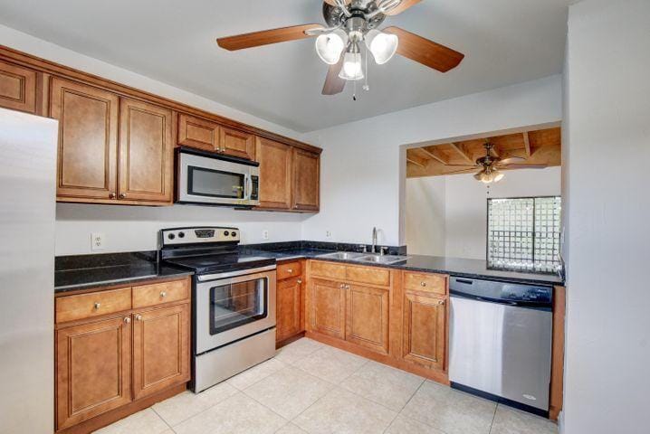 2006 Lakeview Drive W, Royal Palm Beach, FL 33411 photo 4